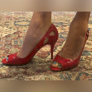 Classic GUESS Red Peep Toe Patent Leather  Size 8 mid heel excellent condition.